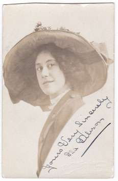 Isa Gibson. Comedienne, dancer. Signed postcard