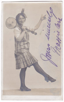 Maggie Carr. Banjo soloist, singer, dancer. Signed postcard