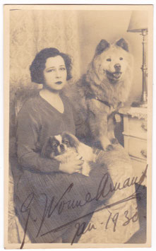 Germaine Yvonne Arnaud. Signed postcard, dated 1930