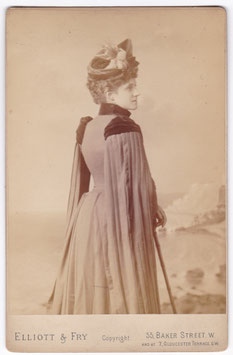 Miss Venty (Agnes?) Elliott & Fry cabinet photo