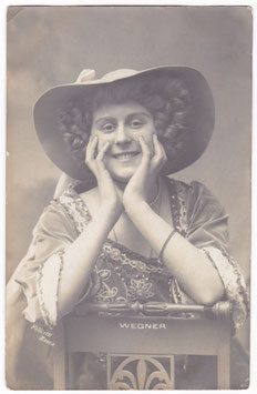 Violet Wegner. Comedienne. Felicetti, Roma. Signed postcard