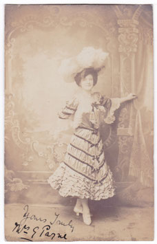 Mrs Gilbert Payne. Signed postcard