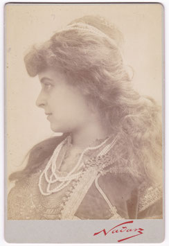 Julie Feyghine. Comédie Française. Navarz cabinet photo