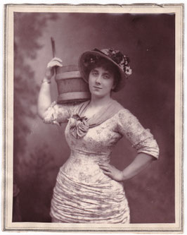 Leonora Braham "Patience" London Stereoscopic Co. 1882. Woodburytype