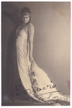 Jeanne Bonavia "Tosca" Opéra Comique. Rare signed photo