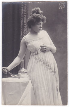 Jeanne Paquot d'Assy. Soprano