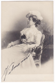 Vilma von Mayburg. Signed postcard
