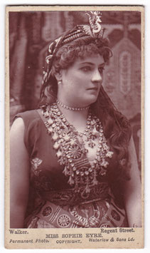Sophie Eyre. Walker, London. Taunus ad. CDV