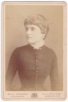 Connie Gilchrist. Actress, artists model and the Countess of Orkney. W & D Downey cabinet photo