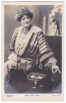 Ellen Terry "Alice Sit-by-the-Fire" Beagles 537 D