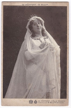 Katherine Fleischer-Edel 'Lohengrin" Höffert. Signed cabinet photo
