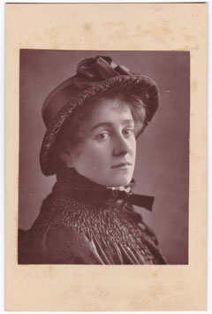 Kate Rorke. St James's Photographic Co. 1883. Woodburytype