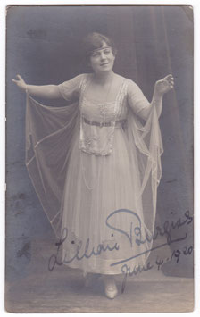 Lillian Burgiss. Soprano. Signed postcard dated 1920