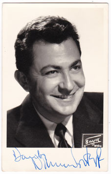Norman Foster. Bass baritone. Fayer, Vienna. Signed photo