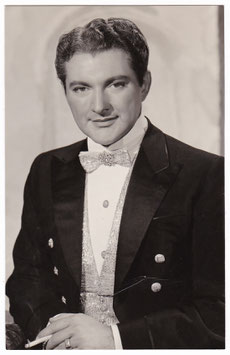 Liberace. Photograph 9 cms x 14 cms