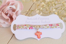 Bracelet liberty Eloïse rose avec croix nacre rouge pour baptême, première communion, confirmation