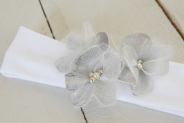 Bandeau bébé baptême blanc trois petites fleurs argentées pour baptême, cérémonie, mariage