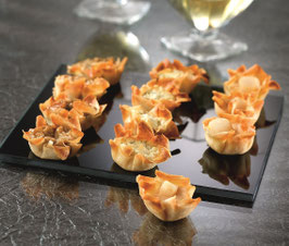G363 - Assortiment de 12 petites corolles apéritives