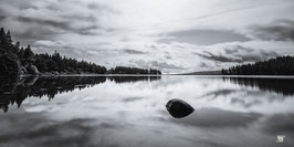 Panoramique lac de Servières noir & blanc - Auvergne