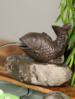 Wasserspeier "Fisch auf Stein"