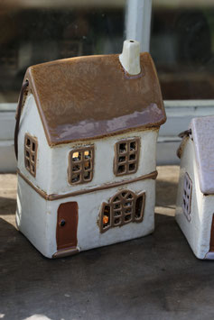 Windlicht-Haus "Dorfkrug" mit Henkel (Modell 38)