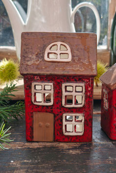 *Neu* Windlicht-Haus in Rot mit braunem Dach und Dachfenster