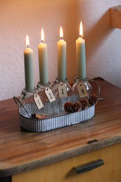 Adventsschildchen aus Holz in Natur