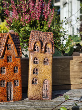 Haus in Brauntönen - Groß (16 cm) Variante A hellbraun