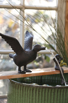 Wasserspeier / Wasserpumpe "Ente fliegend"