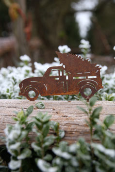 Pick-up mit Weihnachtsbaum zum Schrauben