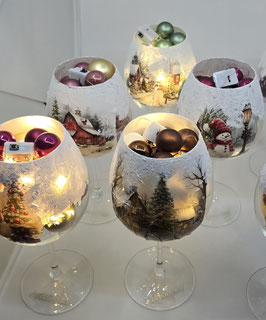 Verre de Bourgogne lumineux - Boules de Noël en mouvement