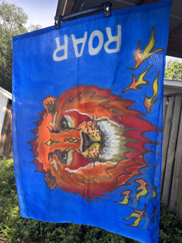 ROAR! flags size small