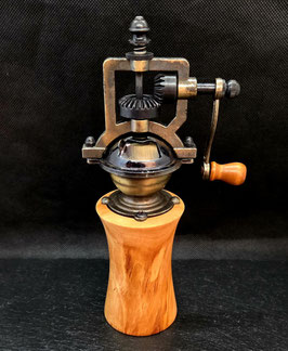 Antik Pfeffermühle "Manzano"