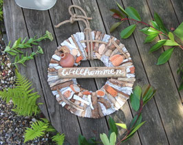 Braun-weißer Shabby Chic Treibholz Kranz