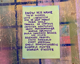 Karte "Know her Name"