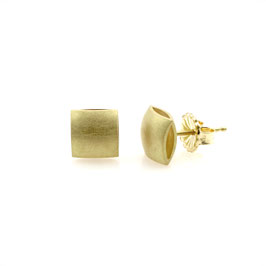 18k Gold Cushion Ear Studs