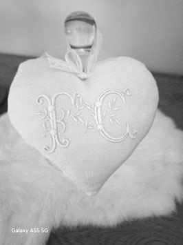 coeur monogrammé linge ancien FC