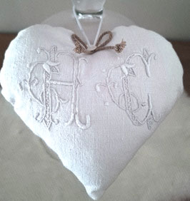 coeur monogrammé linge ancien HC