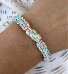 Makramee-Armband, rainbow, Knoten