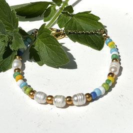 Armband mit Süßwasserperlen, bunten und goldenen Miyukiperlen