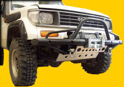 PARAURTI TUBOLARE TIPO C CON PORTAVERRICELLO per TOYOTA LAND CRUISER LJ - KZJ / FXR15016