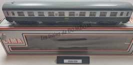Voiture UIC Bi Color 2eme Classe occasion état neuf   HO 1/87   réf :309191   DV8-26