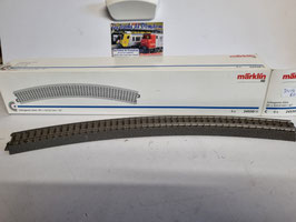 Rail courbe 643,6 mm. R5 HO  1/87  3 Rails    occasion Réf:  24530  MARKLIN   DV14-80