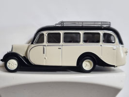 autocar 1947 crème et noir HO 1/87  Réf:159924 NOREV
