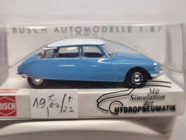 Citroën  DS 19 bleue toit blanc HO 1/87 BUSCH Réf : 48025