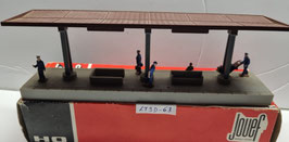 1 quai avec personnage  occasion HO 1/87   Réf:      JOUEF   LT3D-63