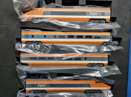 TGV Sud Est digital   sonore + 3 voitures intermédiaire occasion  HO 1/87   Réf: HJ2327   JOUEF   LT3D-66