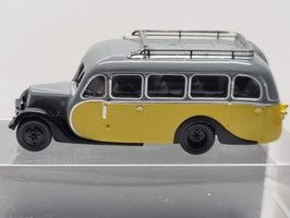 U 23 autocar - 1947 - jaune et gris - HO  1/87  Réf : 159025 NOREV