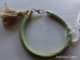 Pulsera de seda salvaje