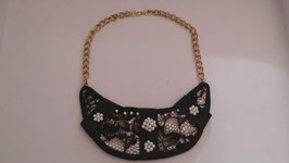 Collar tela con flores de encaje